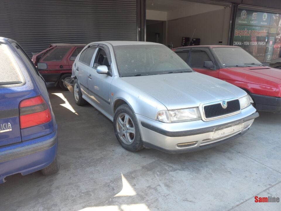 SKODA OCTAVIA 1.6 2000 MODEL AKL
