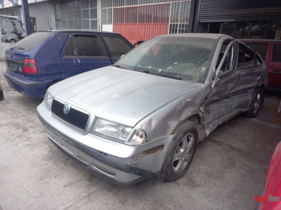 SKODA OCTAVIA 1.6 2000 MODEL AKL