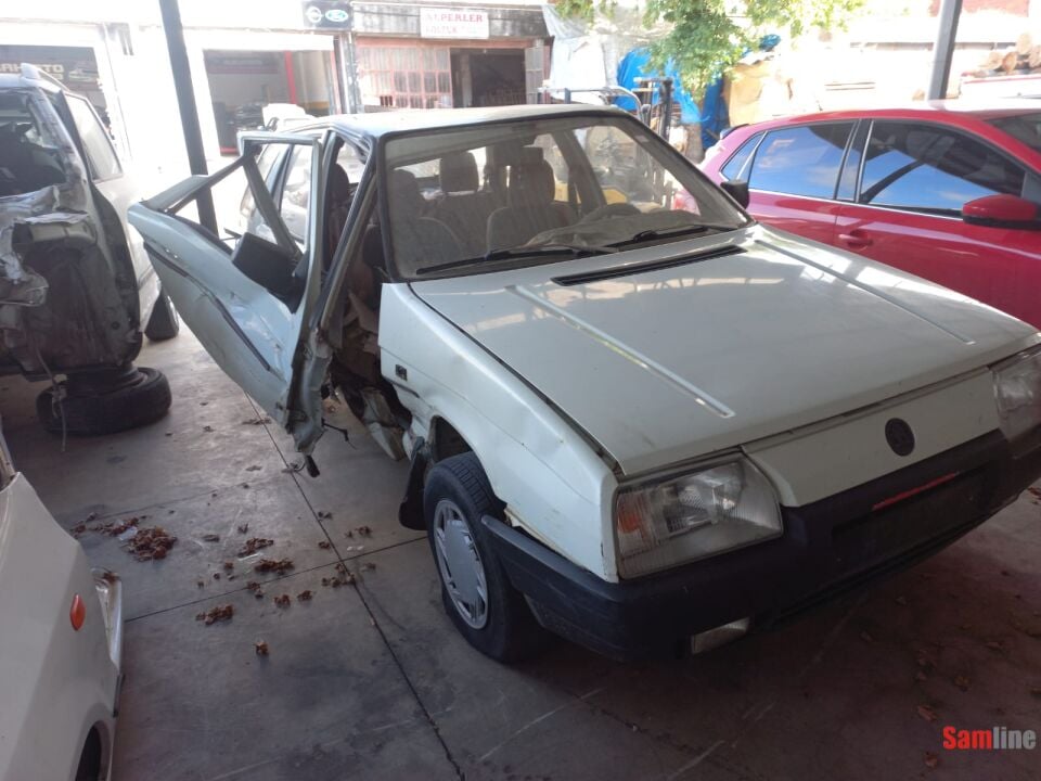 SKODA FORMAN 135L (1993 MODEL)