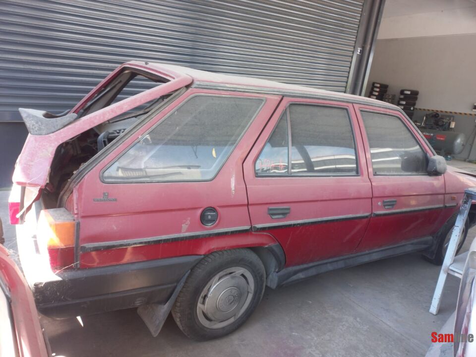 SKODA FORMAN 135L (1992 MODEL)