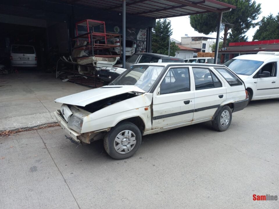 SKODA FORMAN 135LX (1994 MODEL)