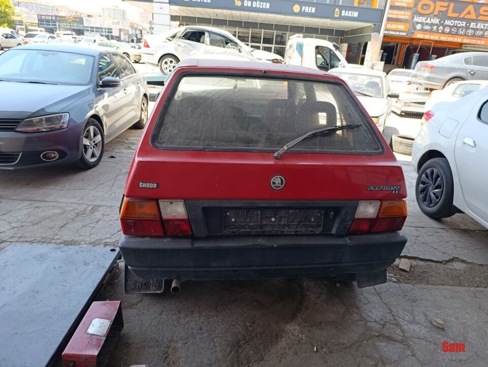 SKODA FAVORİT 1.3 135 LX (1993 MODEL)