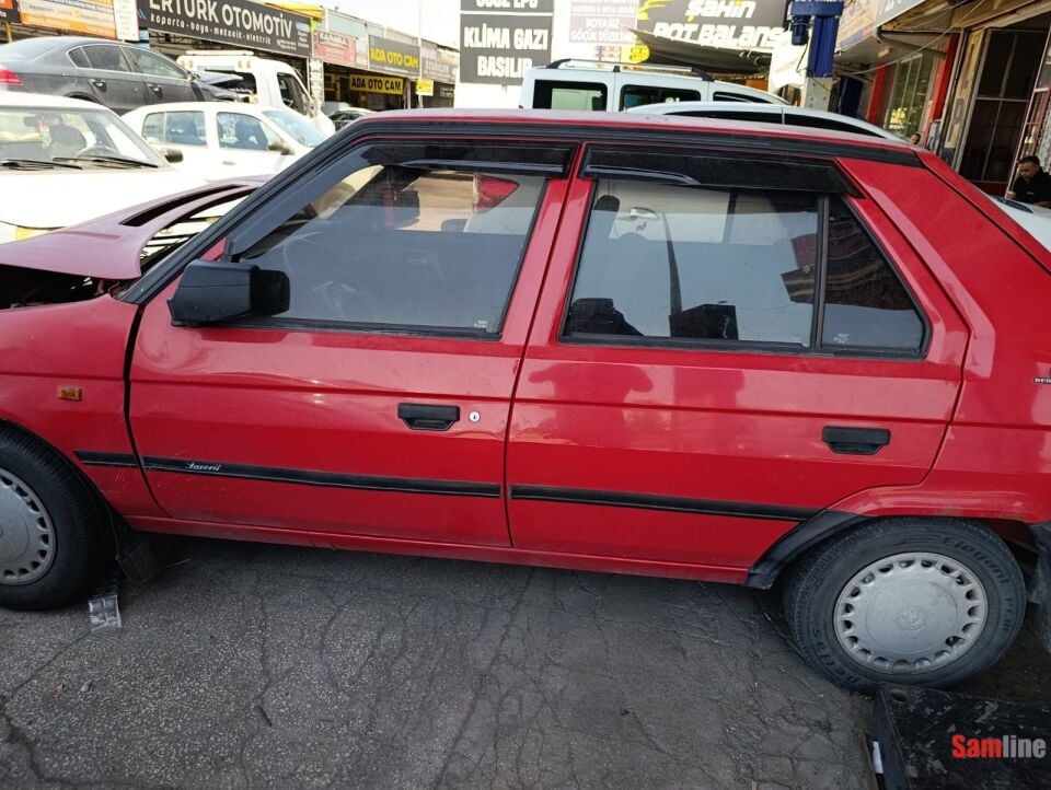 SKODA FAVORİT 1.3 135 LX (1993 MODEL)