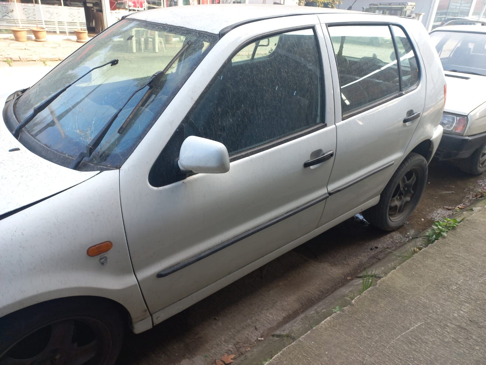 KAPI ÖN SOL VOLKSWAGEN POLO HB (1995-2001) 6N4831055F ÇIKMA